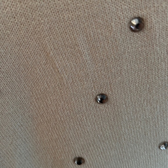 Very pale pinkish tone sweater with pink rhinestones - Picture 3 of 5